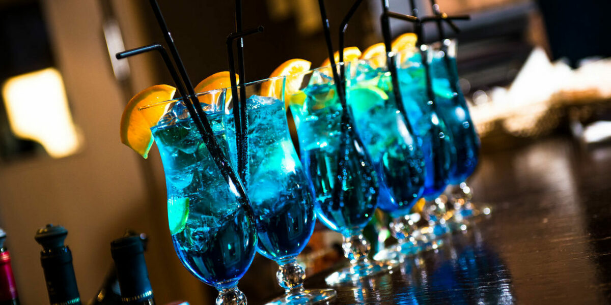 голубая лагуна коктейль